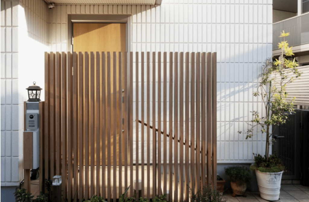 Choosing the Right Material for Your Fence Gate: Wood, Metal, or Vinyl?